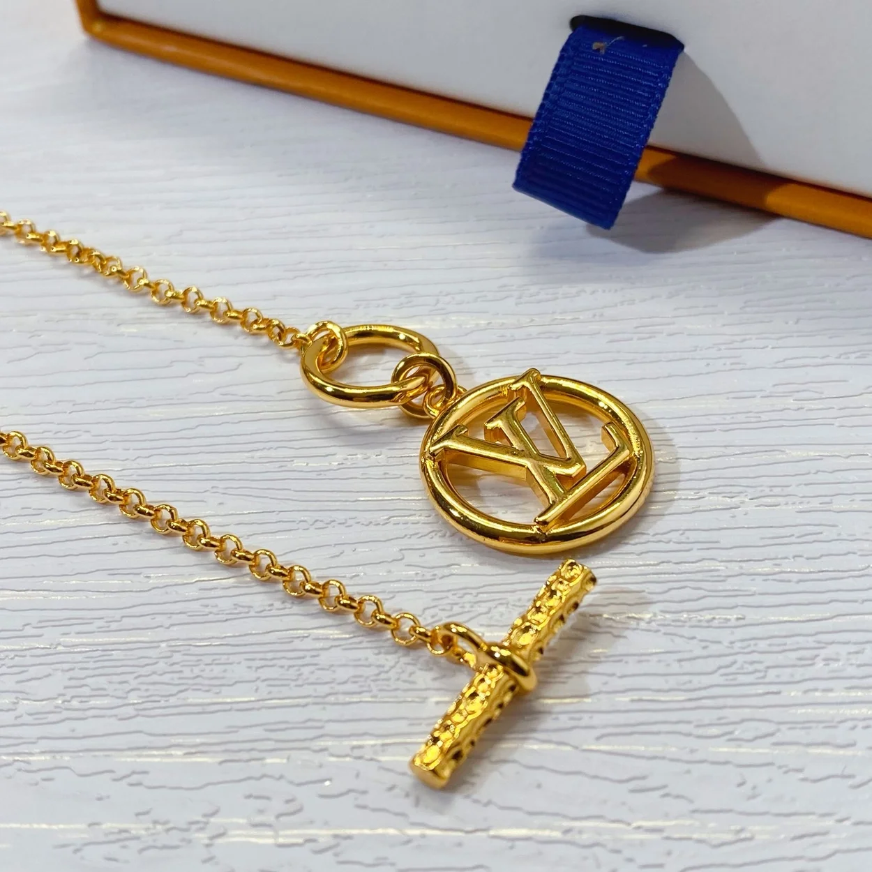 루이비통 베이비 루이스 목걸이 M00598