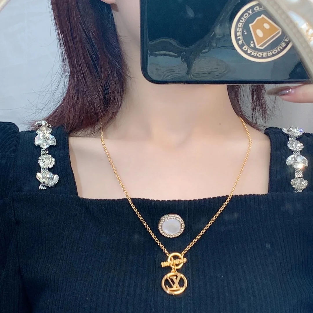 루이비통 베이비 루이스 목걸이 M00598