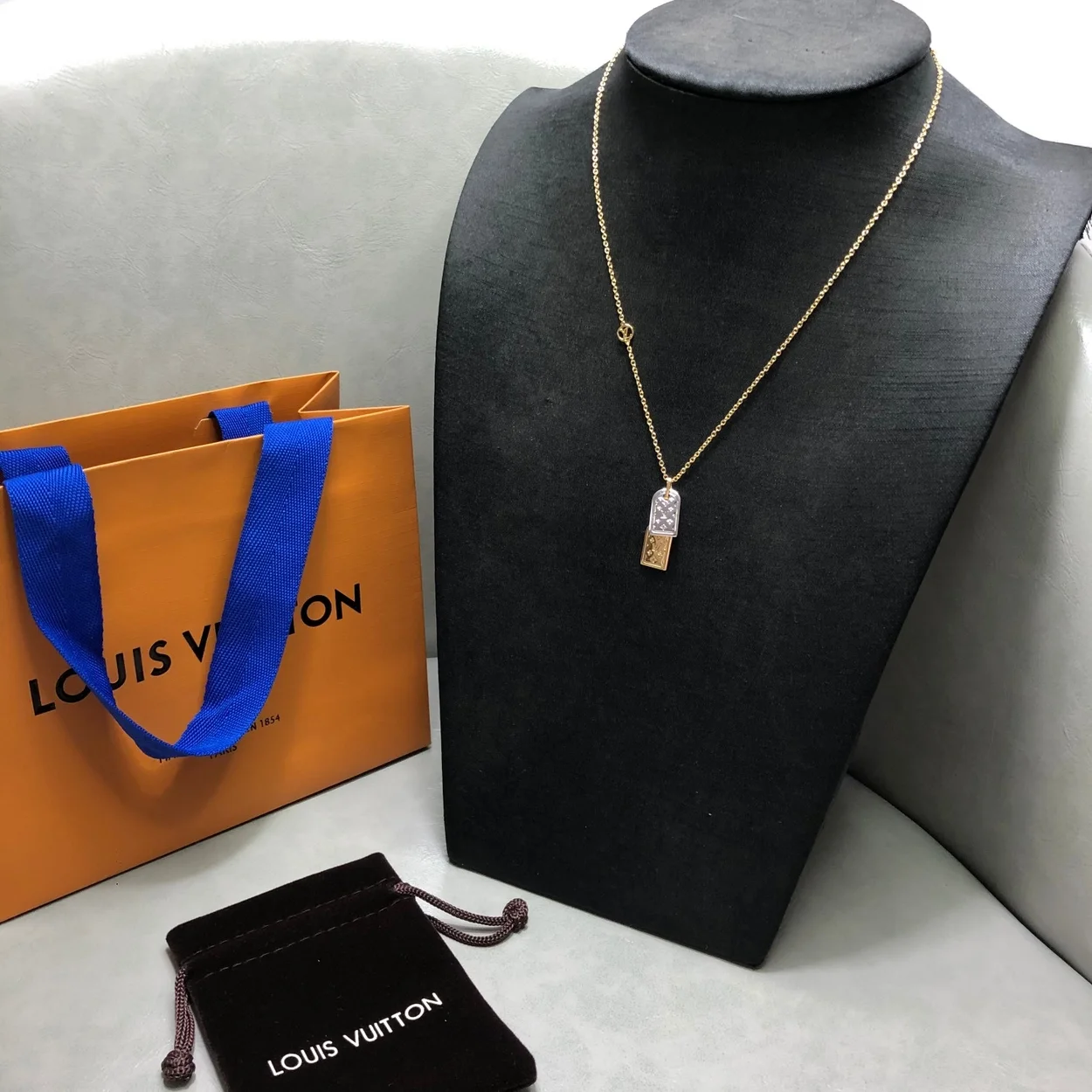루이비통 나노그램 목걸이 M63141