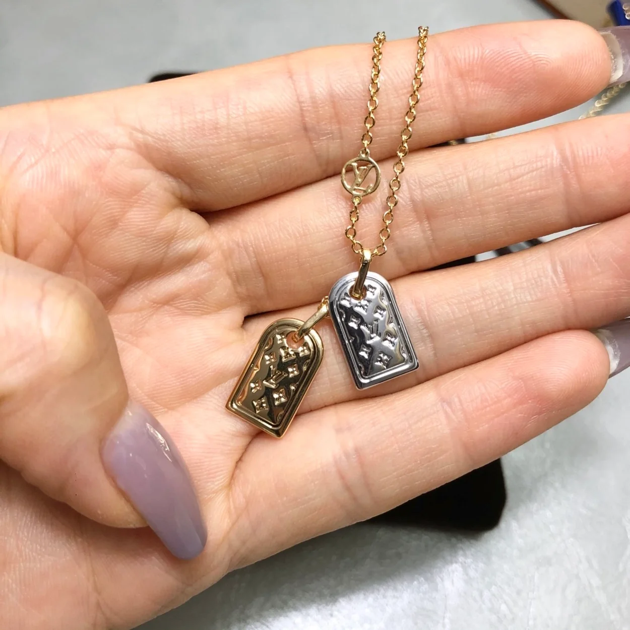 루이비통 나노그램 목걸이 M63141