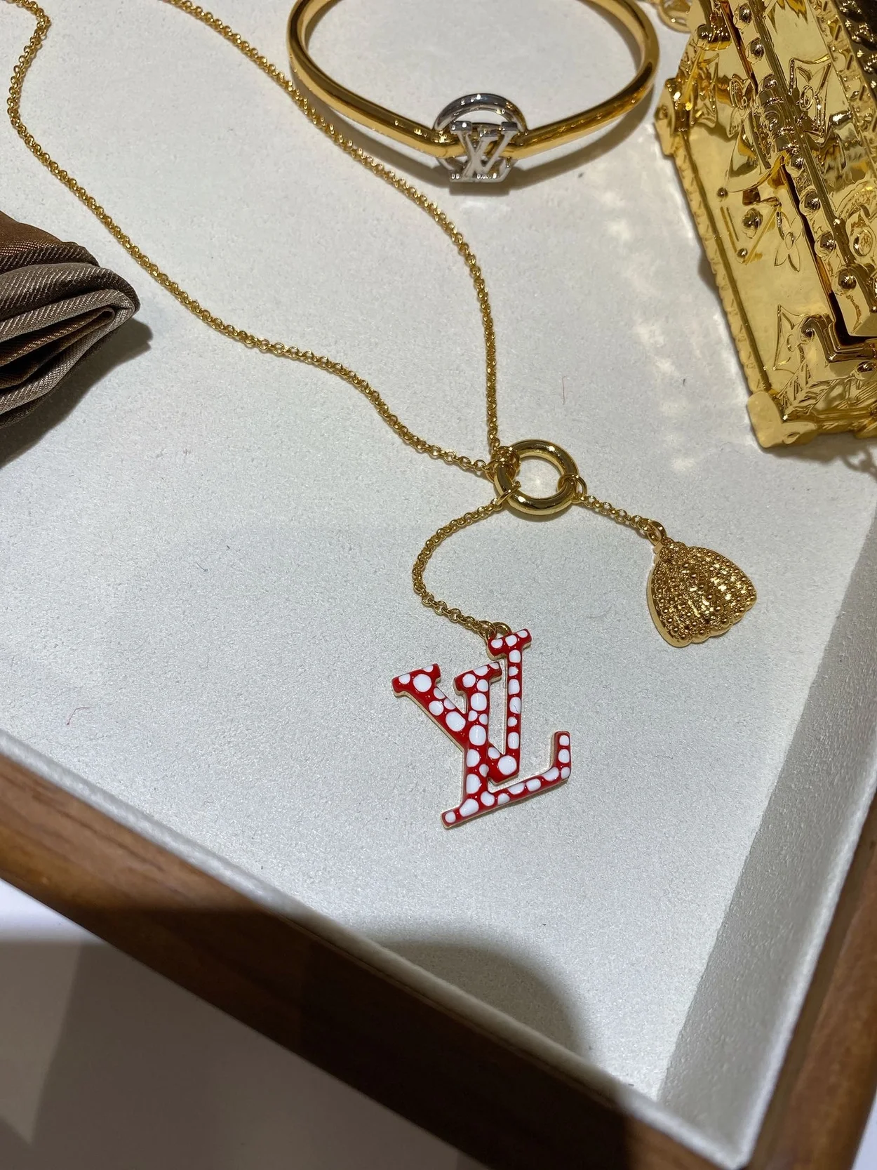 루이비통 x YK 아이코닉 인피니티 도트 목걸이 M01081