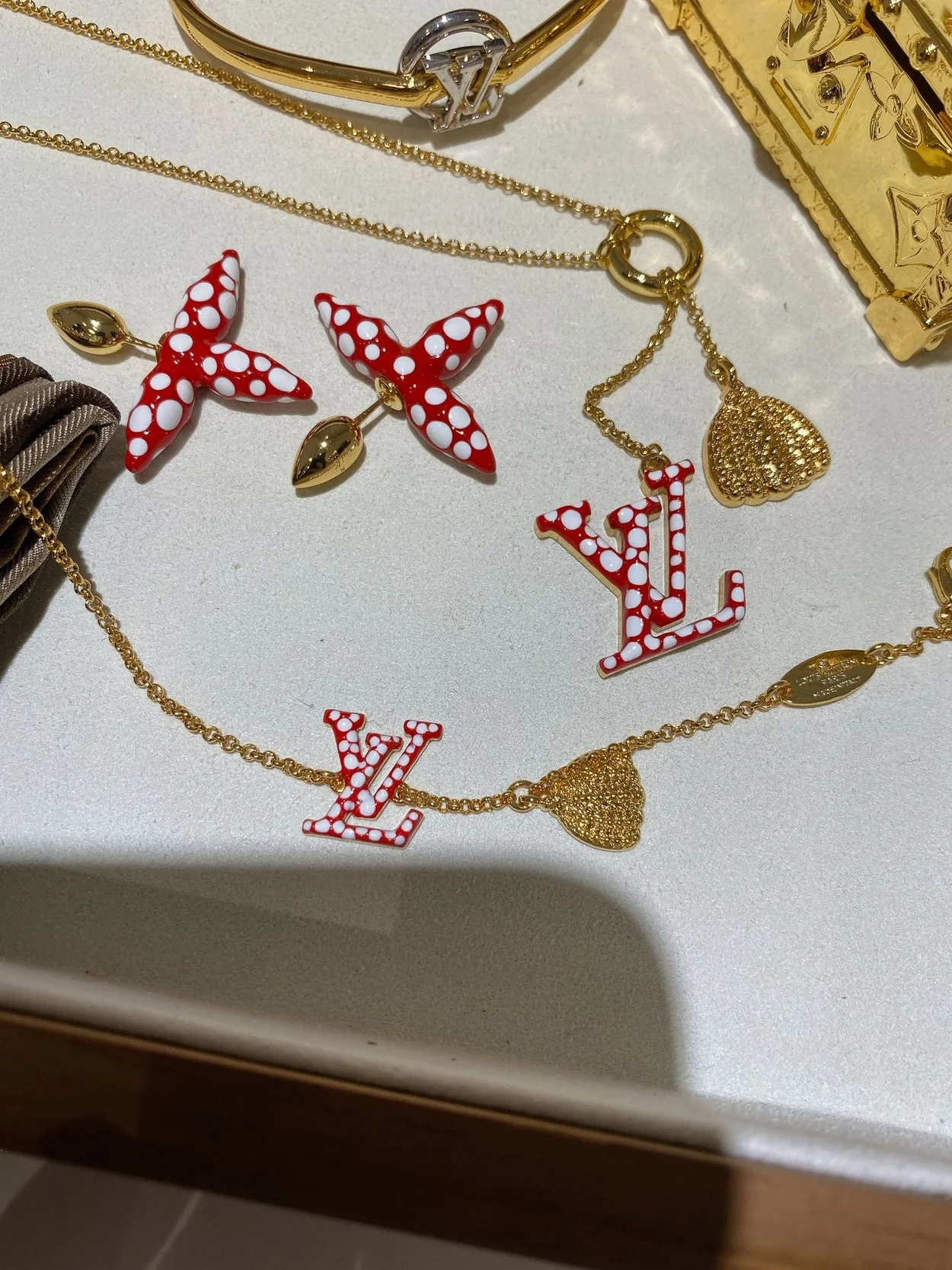 루이비통 x YK 아이코닉 인피니티 도트 목걸이 M01081