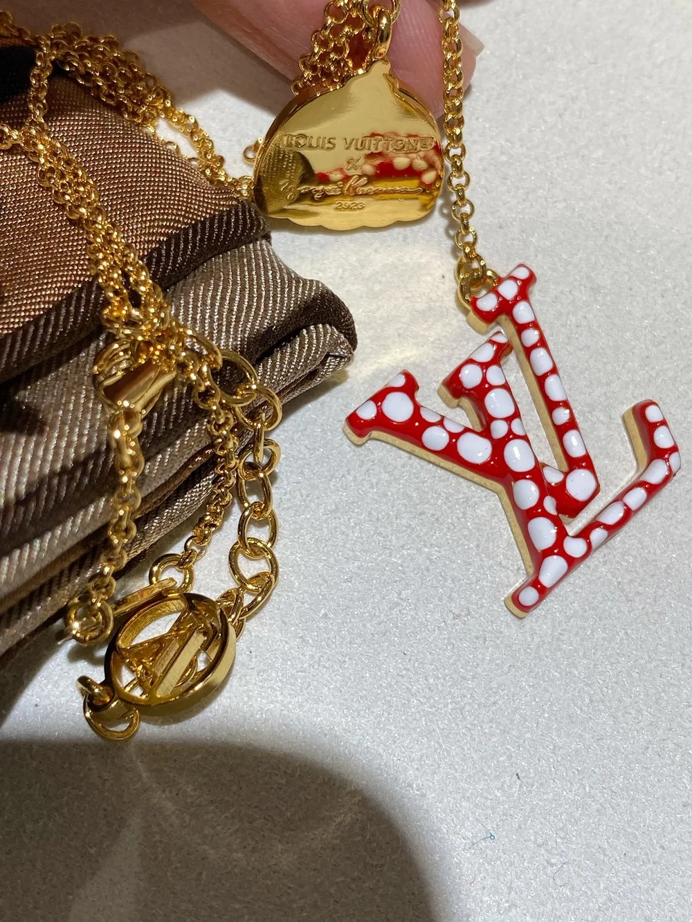 루이비통 x YK 아이코닉 인피니티 도트 목걸이 M01081