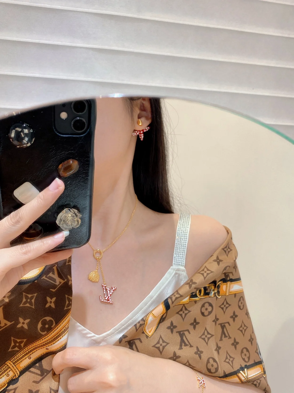 루이비통 x YK 아이코닉 인피니티 도트 목걸이 M01081