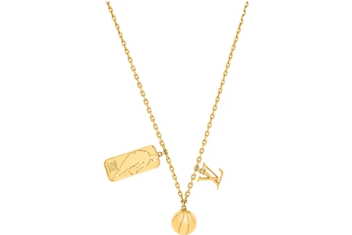 루이비통 x NBA 볼 앤 탭 펜던트 MP3056