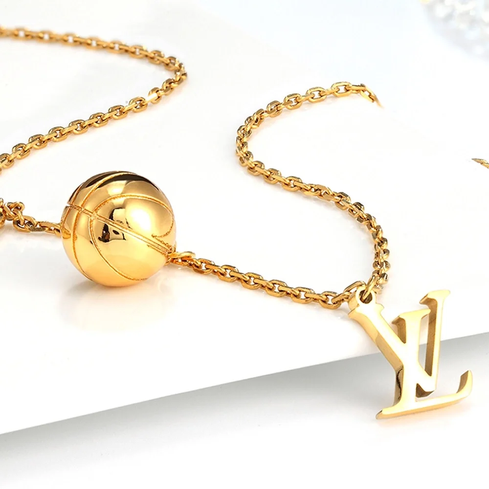 루이비통 x NBA 볼 앤 탭 펜던트 MP3056