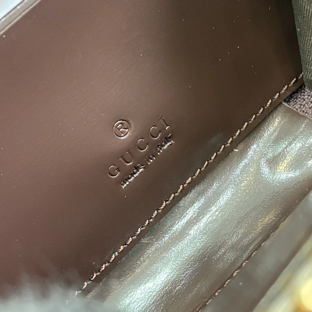 구찌 루체 미니 지퍼 지갑