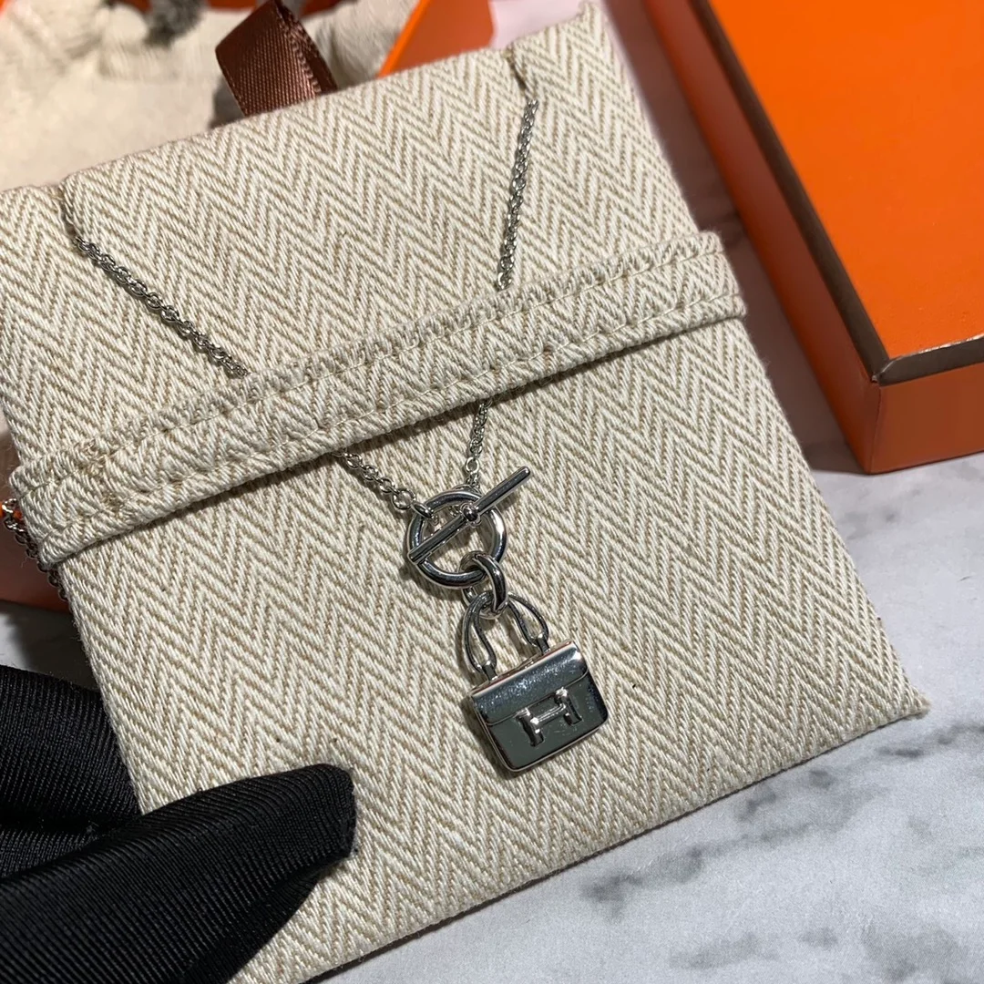 에르메스 아뮬렛 콘스탠스 실버 팬던트