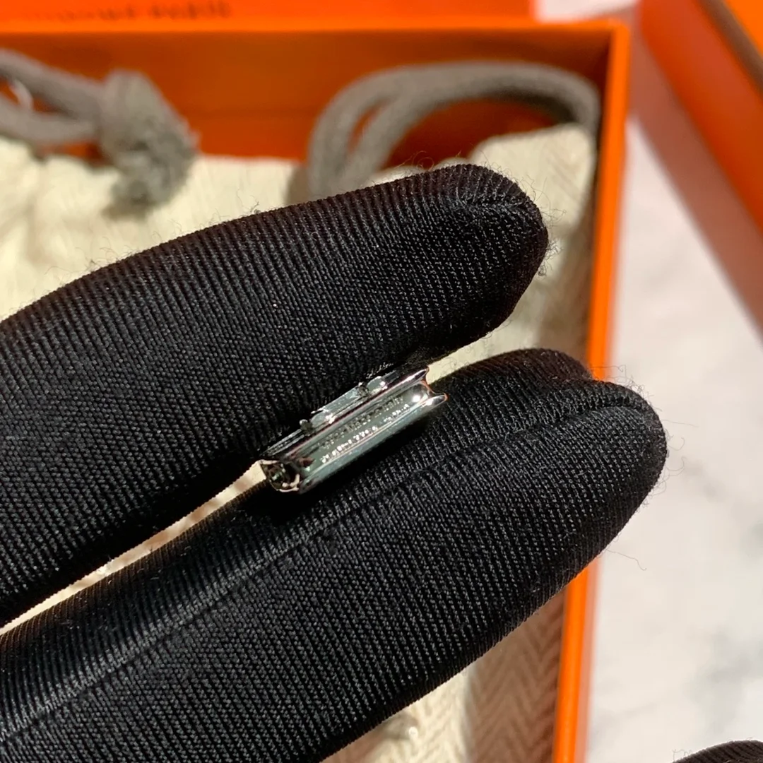 에르메스 아뮬렛 콘스탠스 실버 팬던트