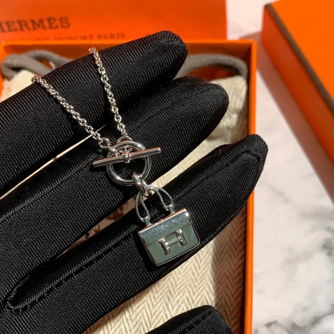 에르메스 아뮬렛 콘스탠스 실버 팬던트