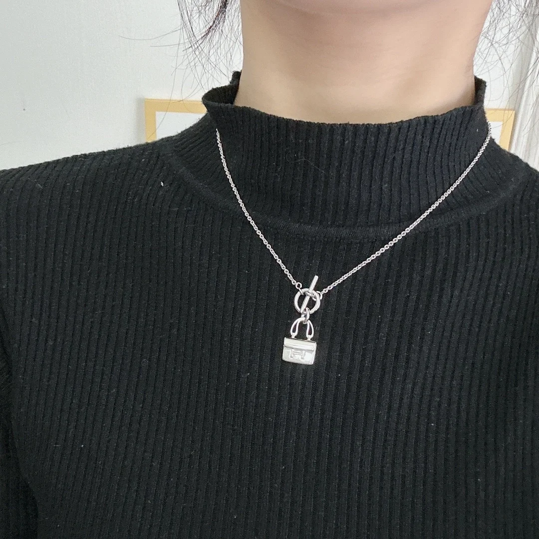 에르메스 아뮬렛 콘스탠스 실버 팬던트