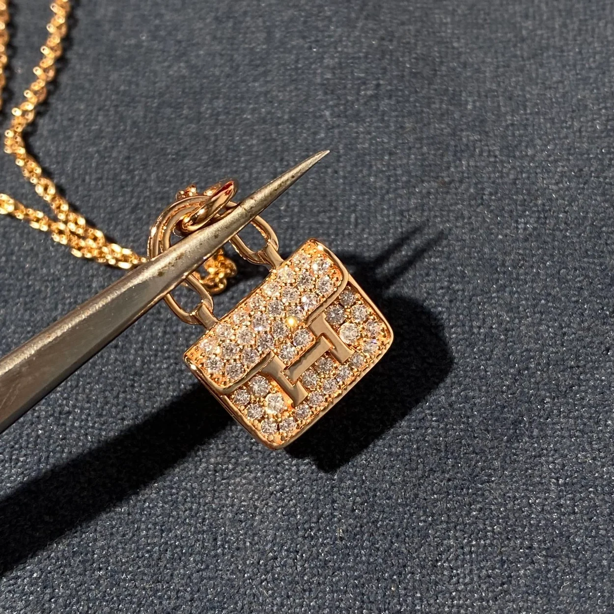 에르메스 아뮬렛 콘스탠스 로즈 골드 펜던트