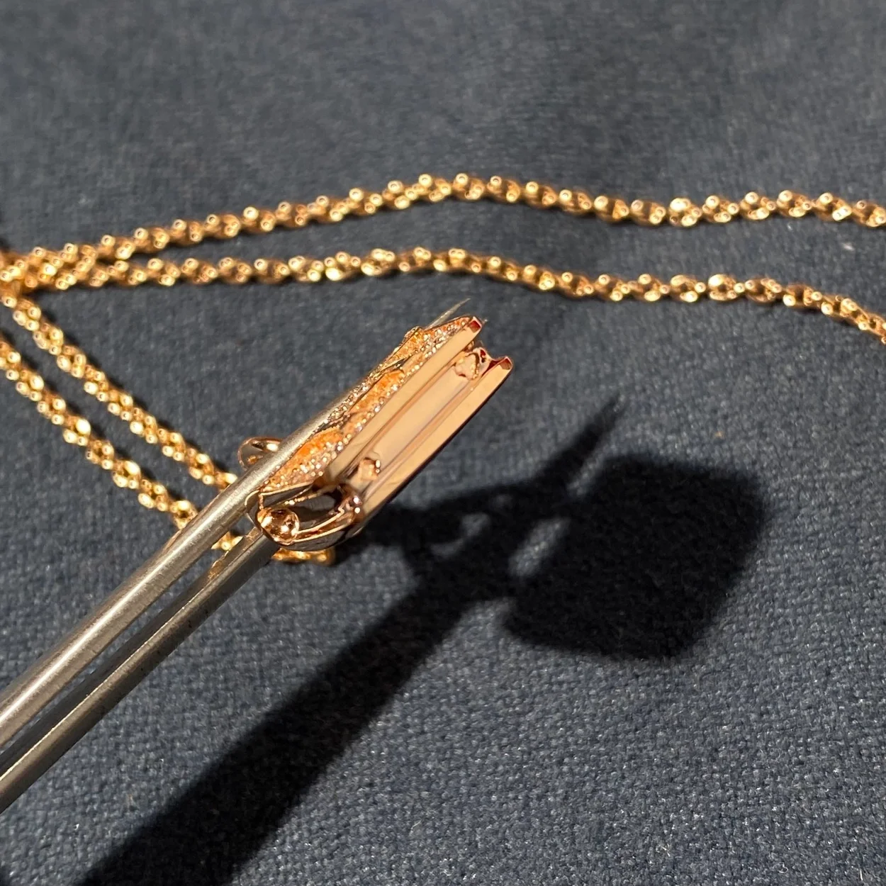 에르메스 아뮬렛 콘스탠스 로즈 골드 펜던트