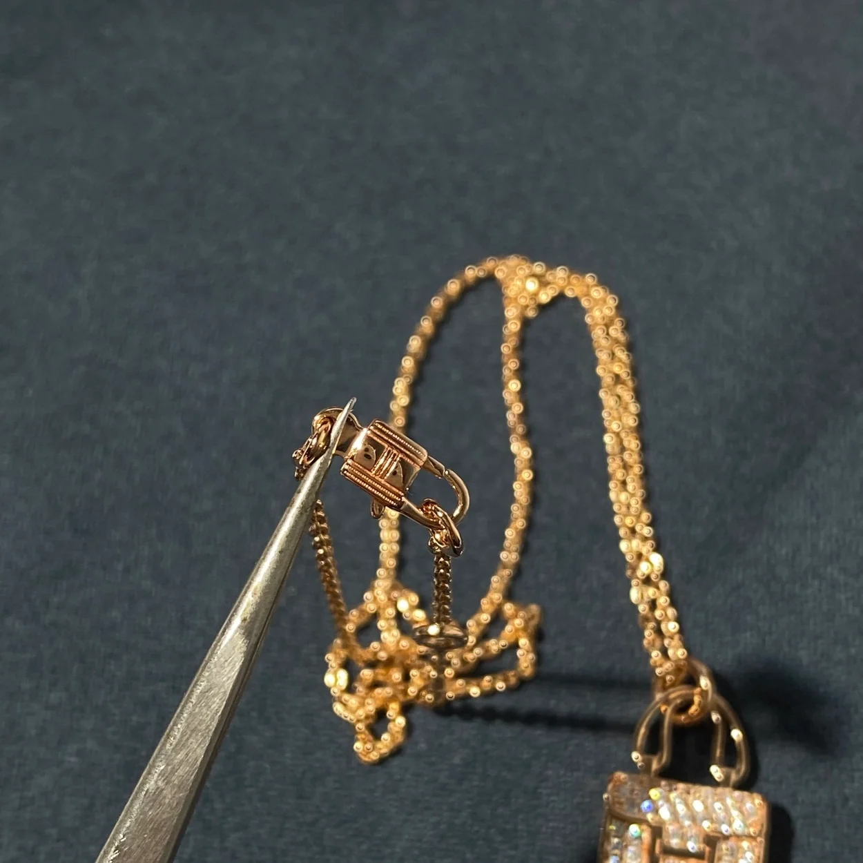 에르메스 아뮬렛 콘스탠스 로즈 골드 펜던트