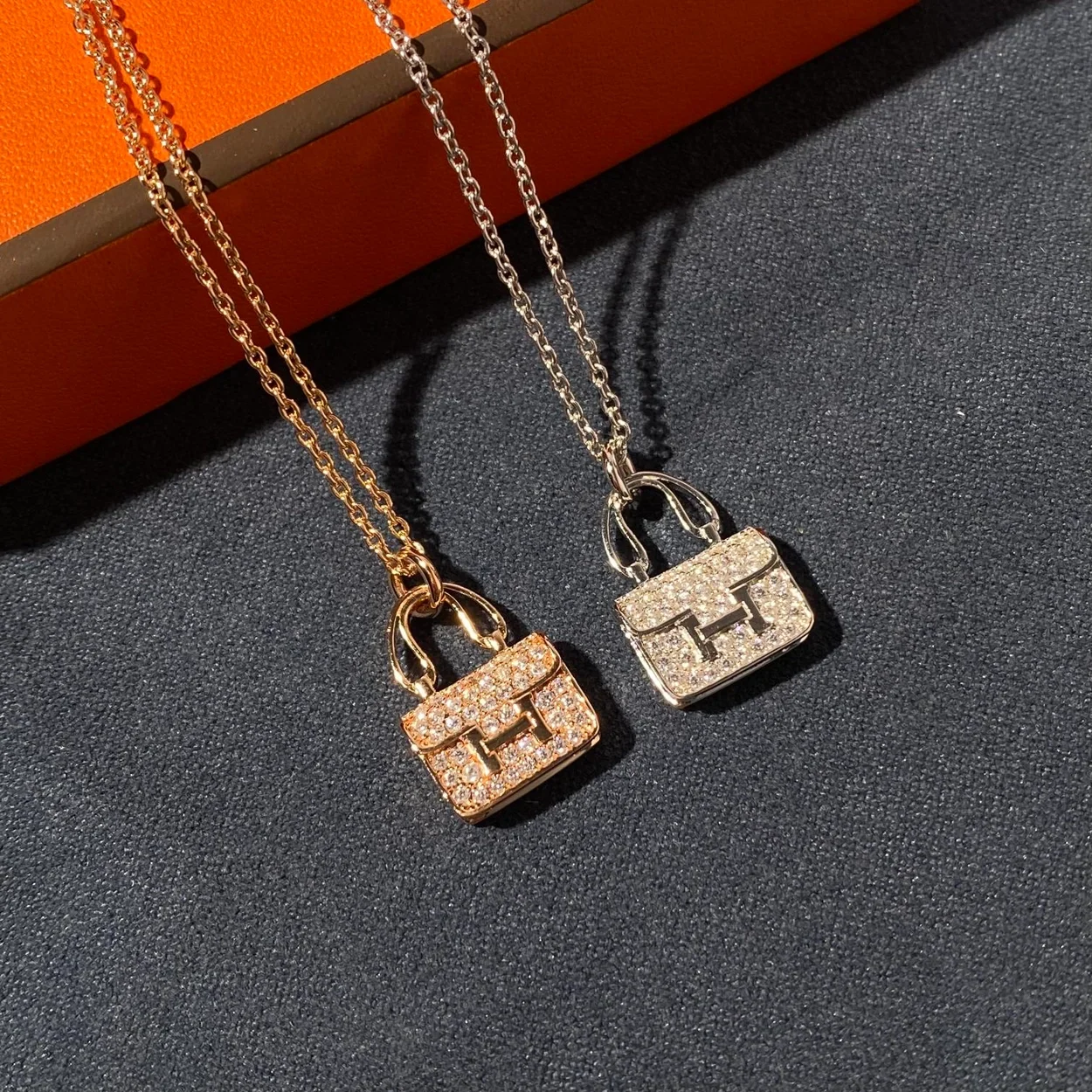 에르메스 아뮬렛 콘스탠스 로즈 골드 펜던트