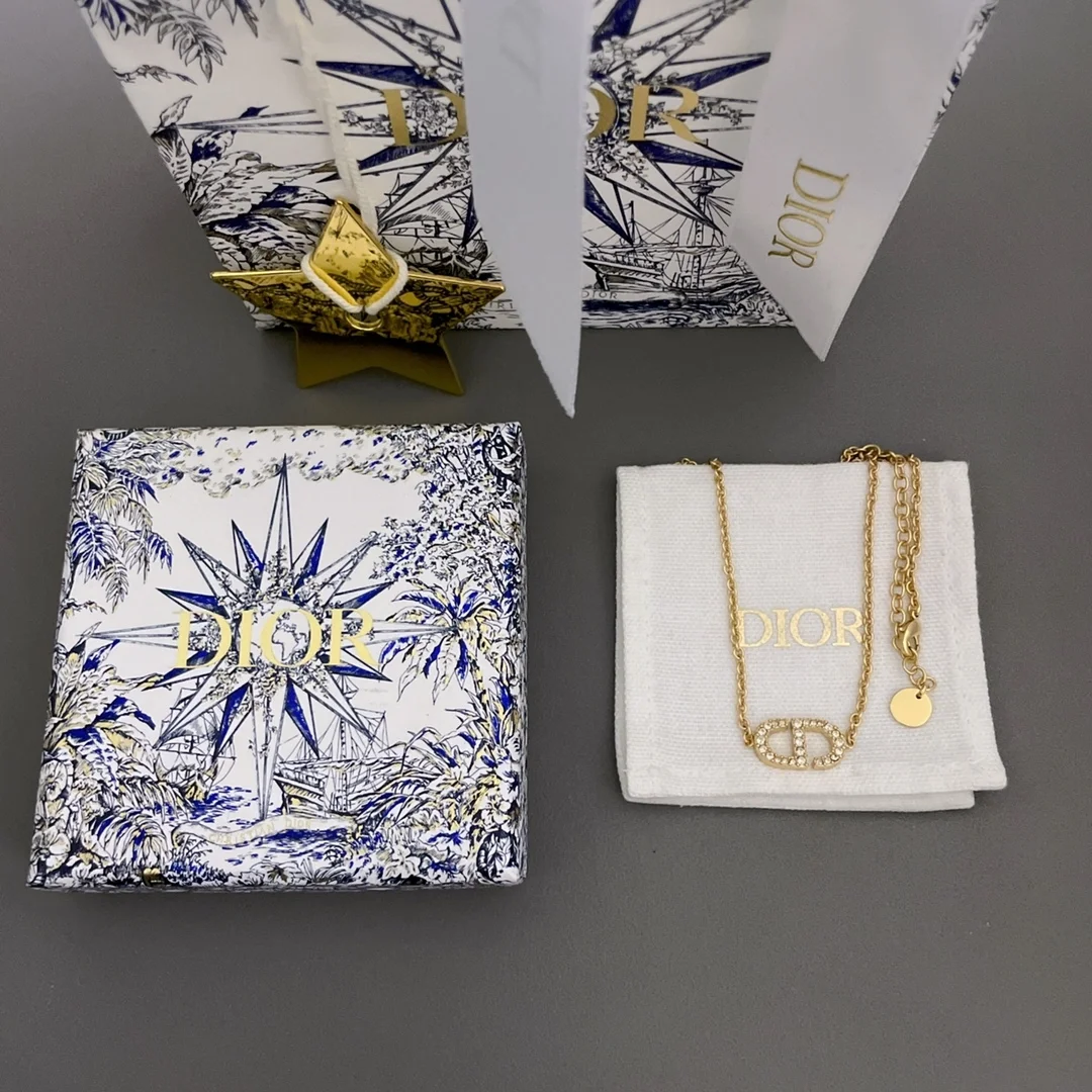 디올 쁘띠 골드 피니쉬 목걸이