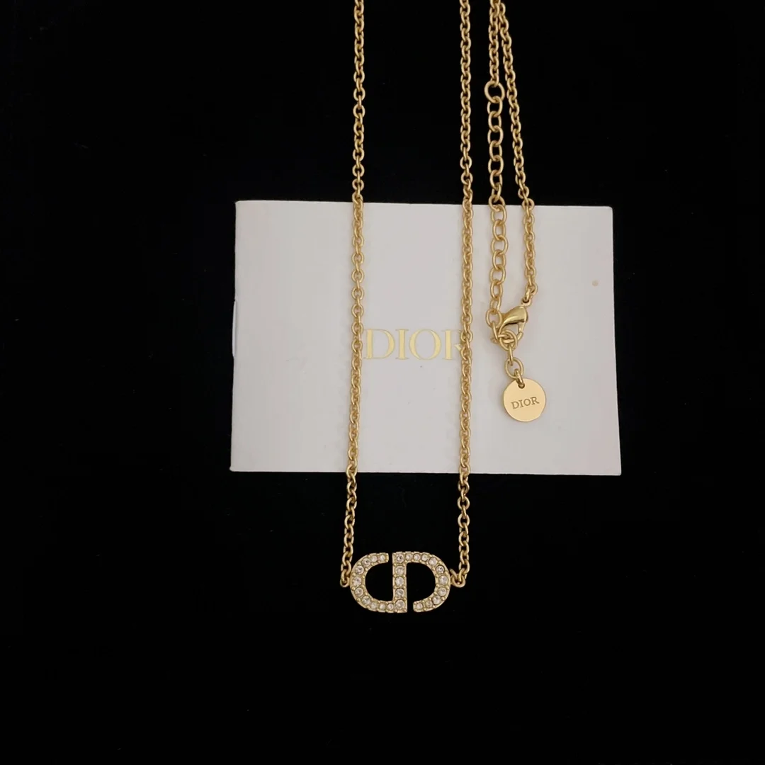 디올 쁘띠 골드 피니쉬 목걸이