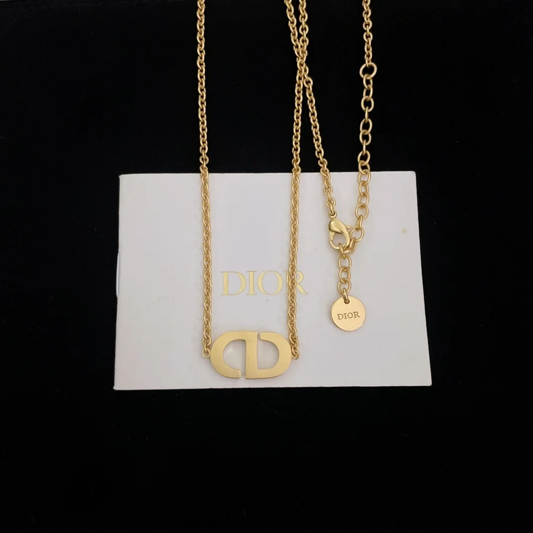 디올 쁘띠 골드 피니쉬 목걸이
