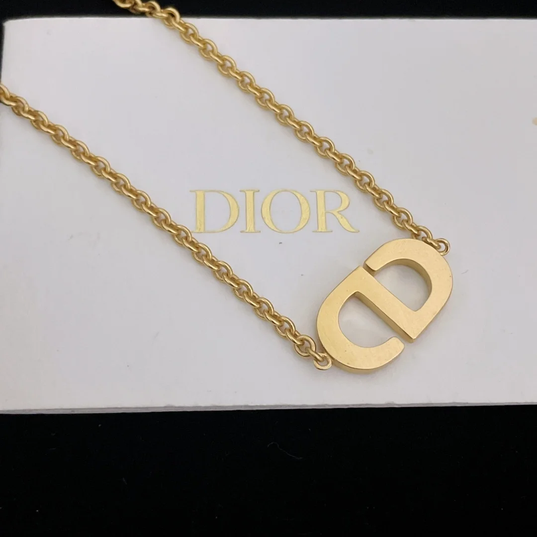 디올 쁘띠 골드 피니쉬 목걸이