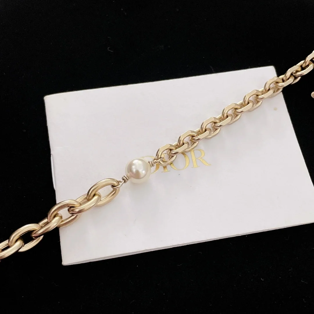 디올 레이디 골드 피니쉬 목걸이