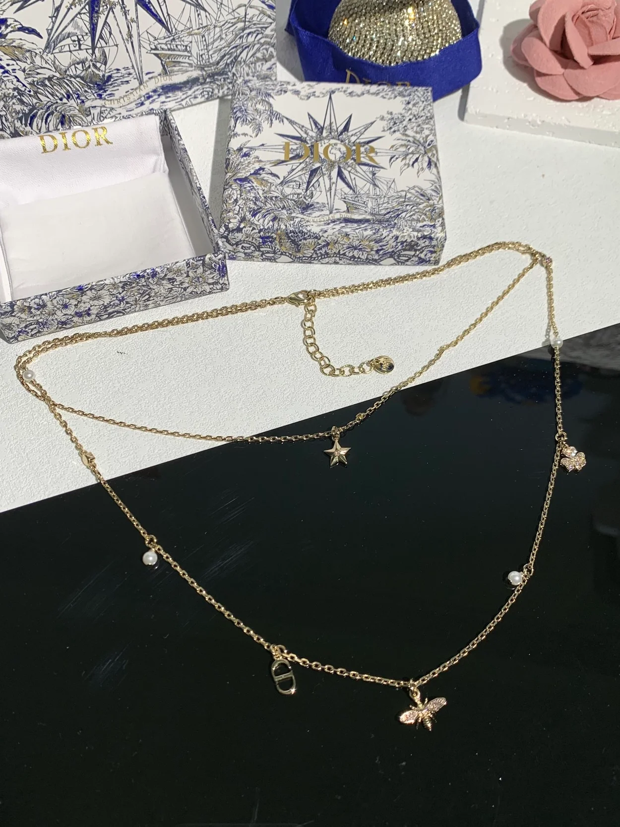 디올 럭키 골드 피니쉬 목걸이