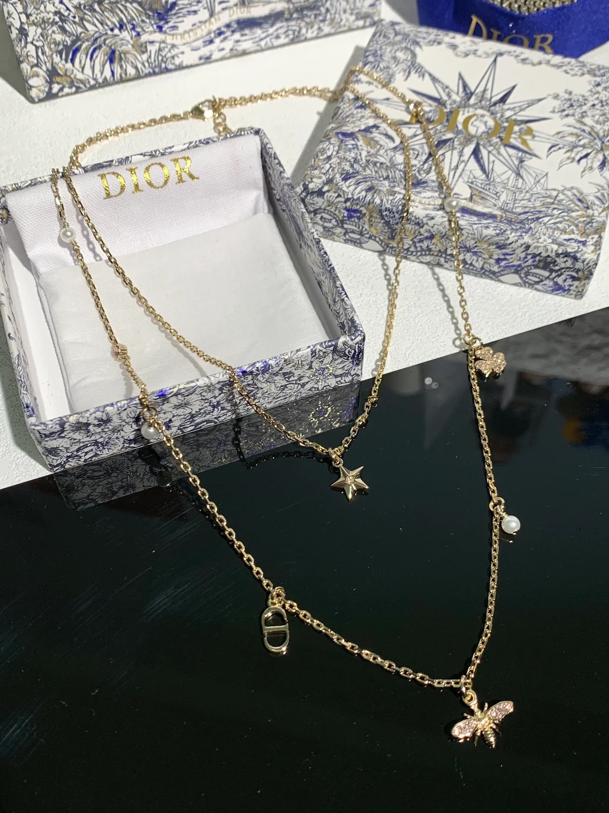 디올 럭키 골드 피니쉬 목걸이