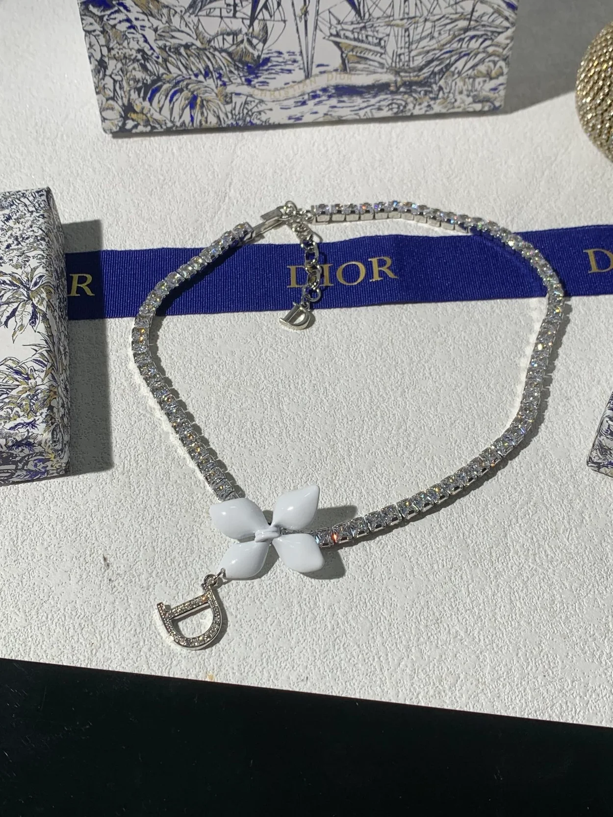 디올 라인스톤 초커 목걸이