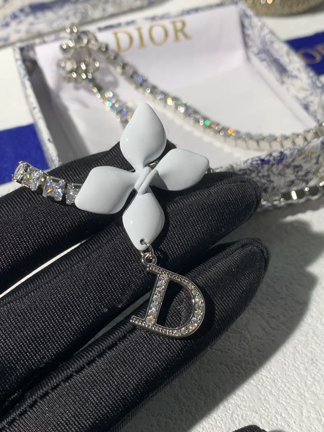 디올 라인스톤 초커 목걸이