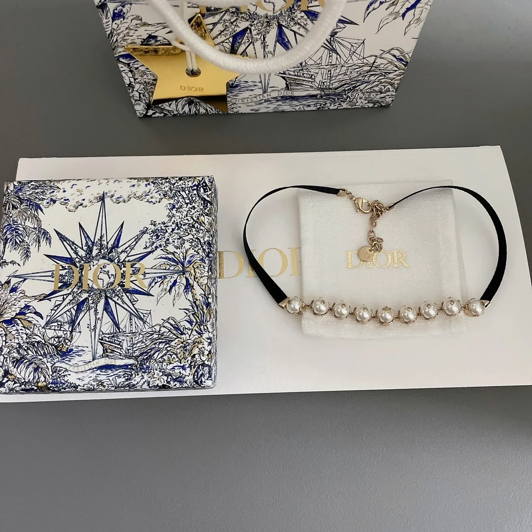 디올 D 르네상스 블랙 그로그랭 목걸이