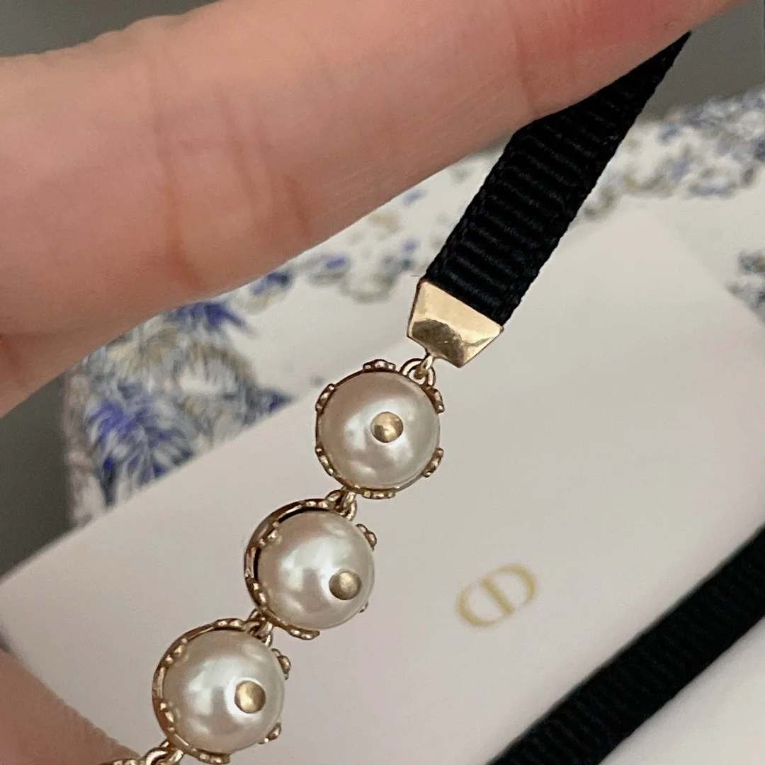 디올 D 르네상스 블랙 그로그랭 목걸이