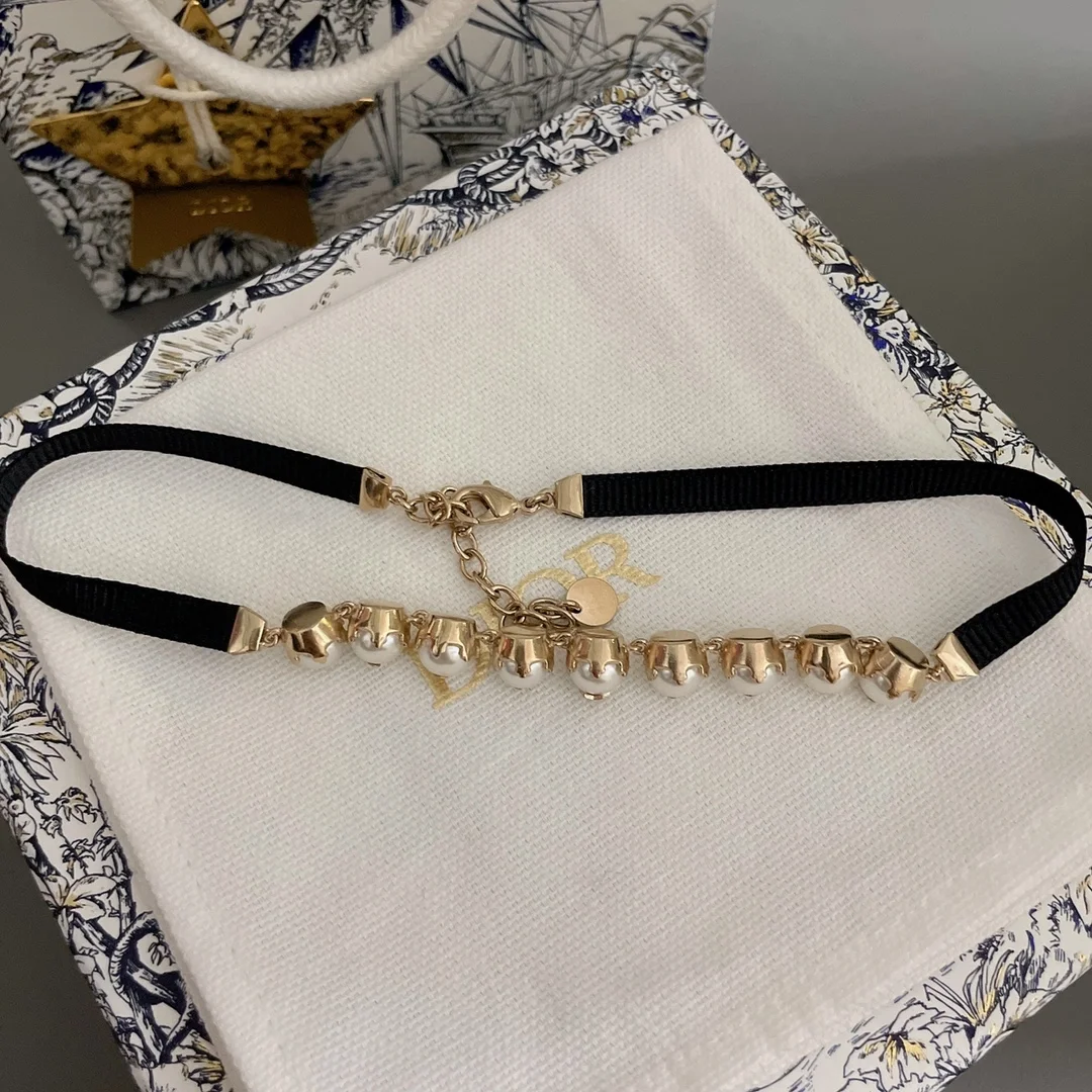 디올 D 르네상스 블랙 그로그랭 목걸이