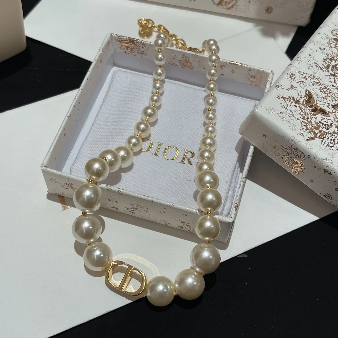 디올 30 몽케뉴 초커 화이트 펄 목걸이