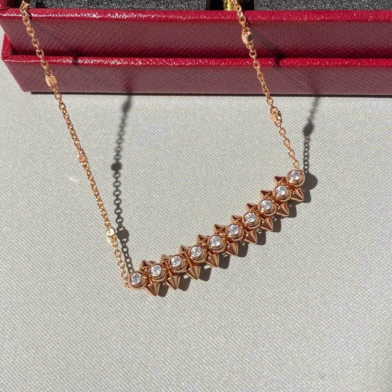 까르띠에 클래쉬 드 핑크 골드 다이아몬드 목걸이 N7424312