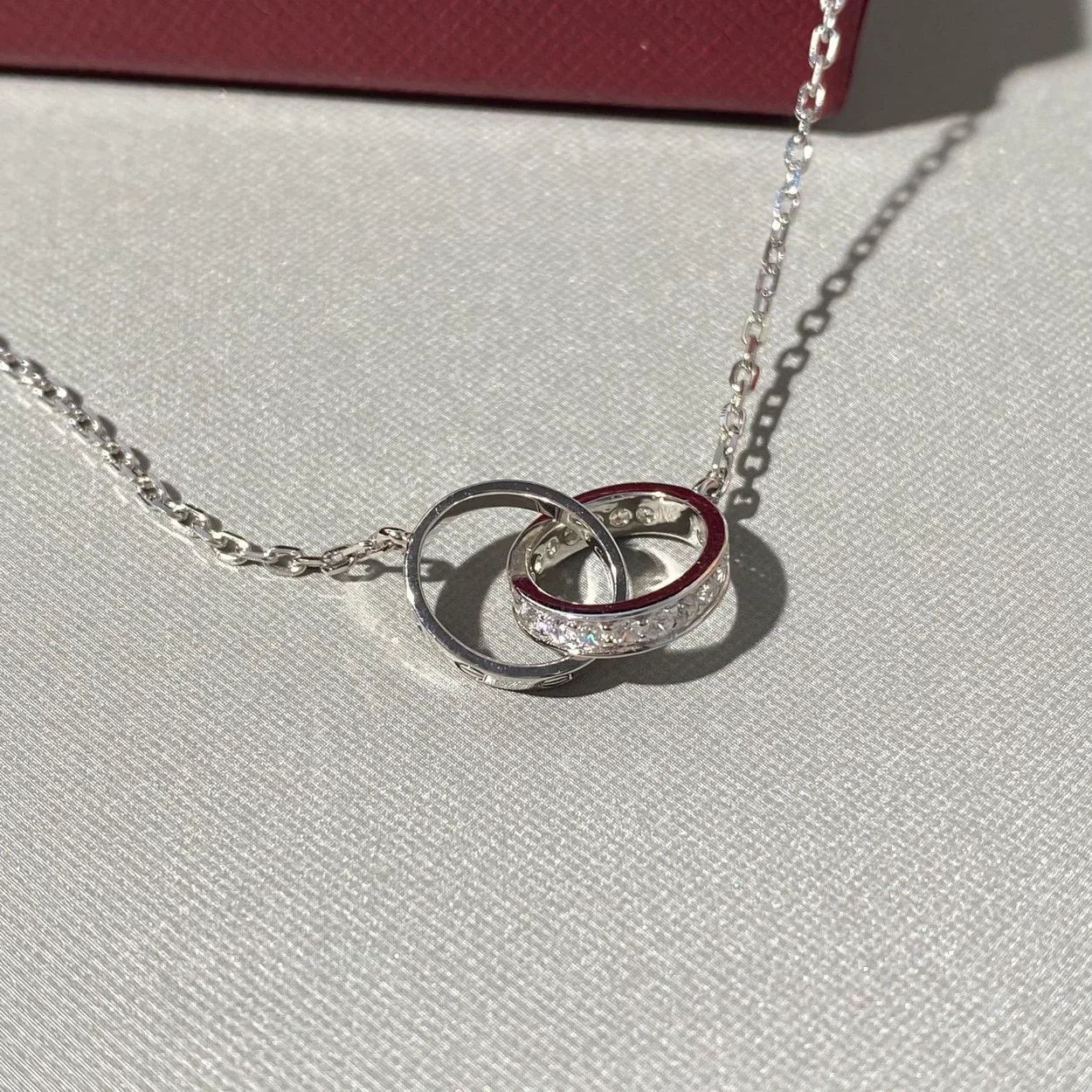 까르띠에 러브 화이트 골드 다이아몬드 목걸이 B7212500