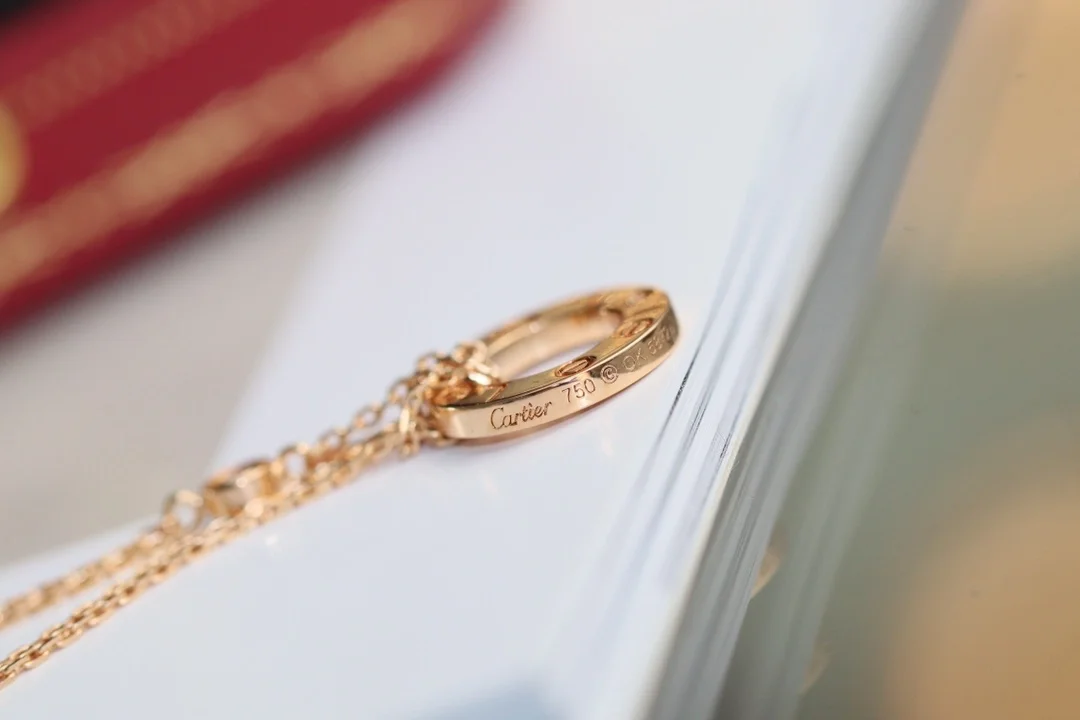 까르띠에 러브 로즈 골드 목걸이 B701440