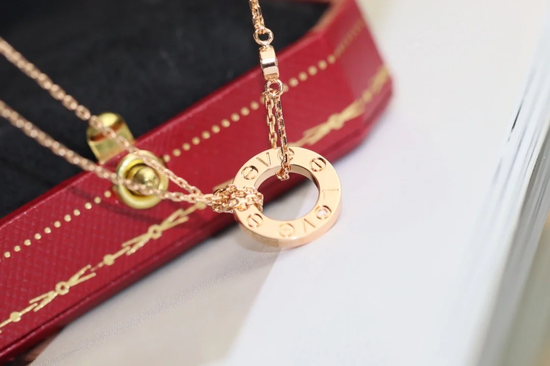 까르띠에 러브 로즈 골드 목걸이 B701440