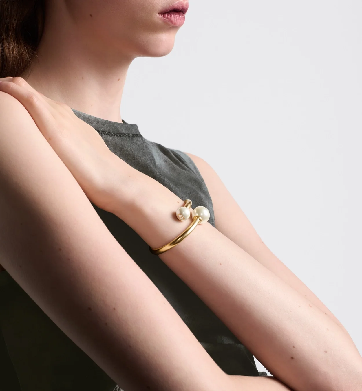 디올 Tribales Balloon 뱅글