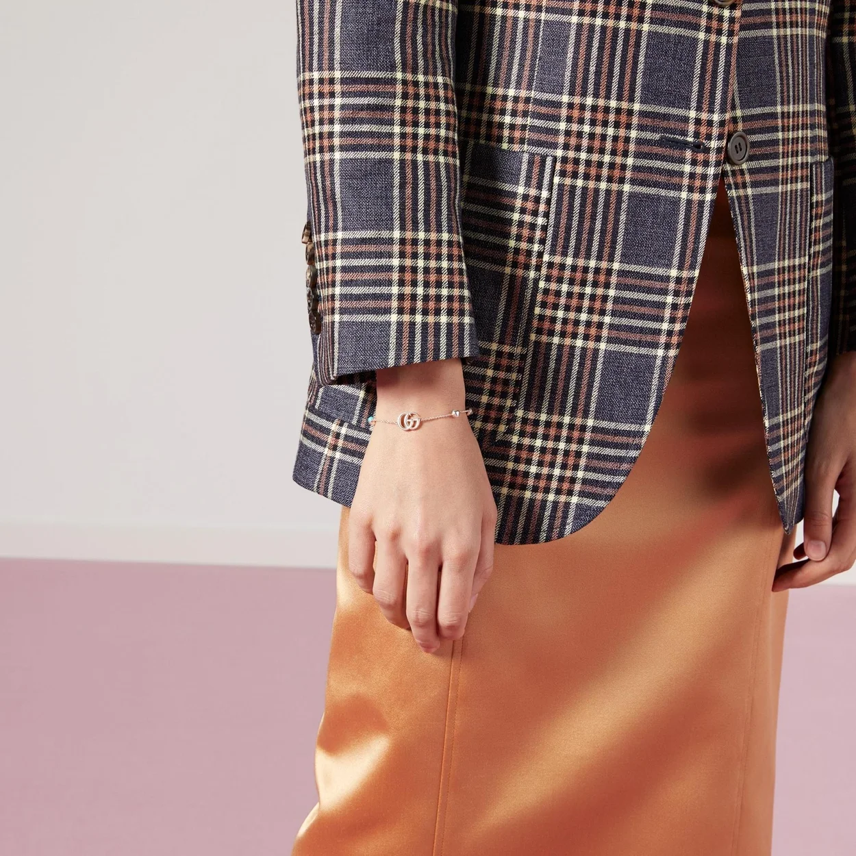 구찌 더블 G 자개 팔찌