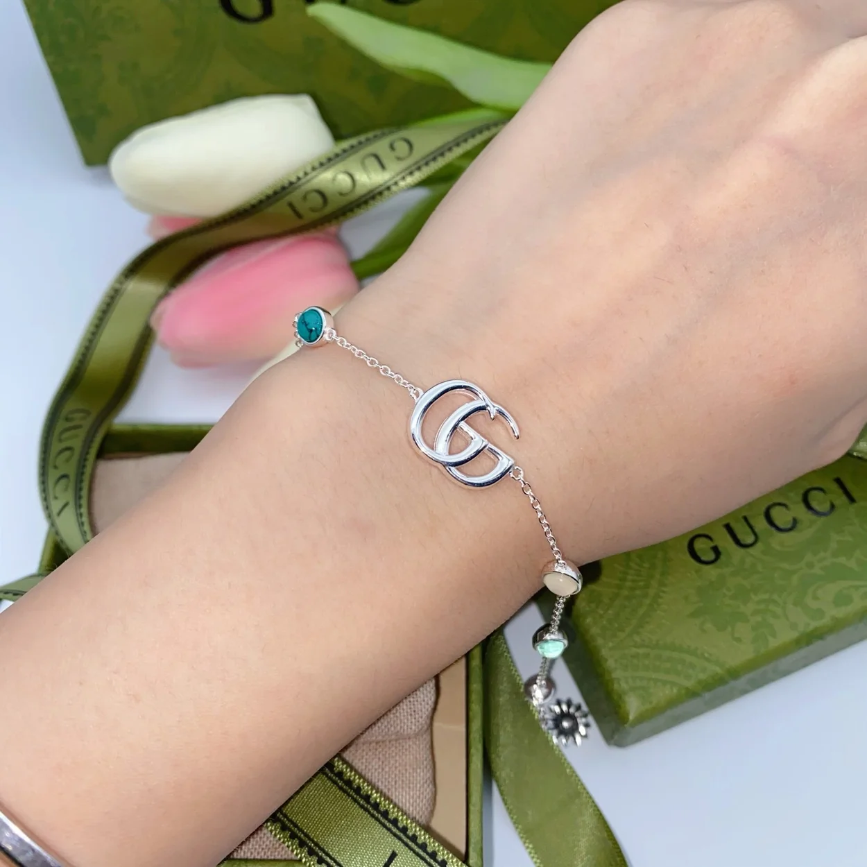구찌 더블 G 자개 팔찌