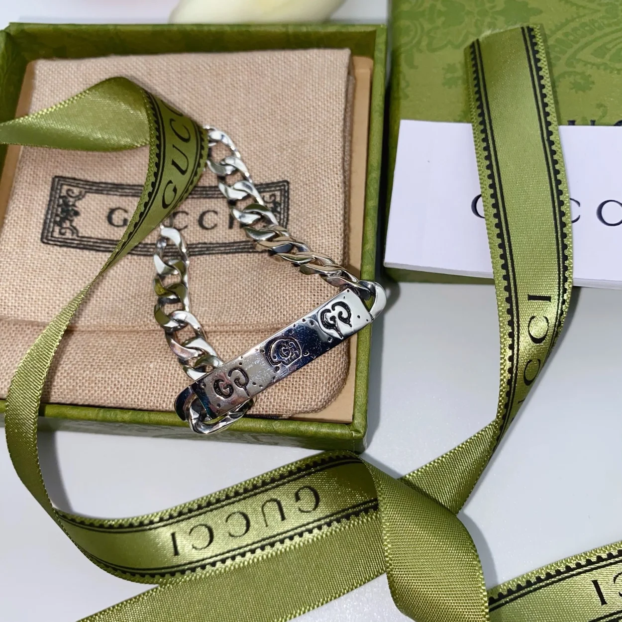 구찌 고스트 실버 체인 팔찌