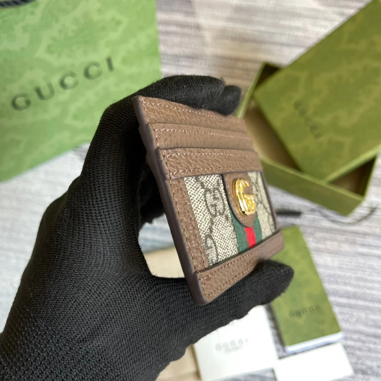 구찌 오피디아 GG 수프림 카드 지갑 베이지