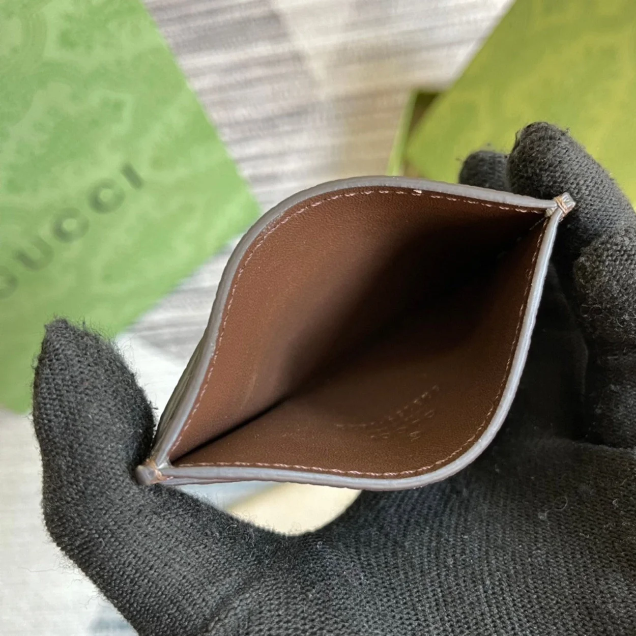 구찌 오피디아 GG 수프림 카드 지갑 베이지