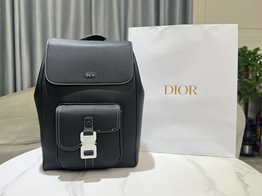 디올 saddle 블랙 백팩