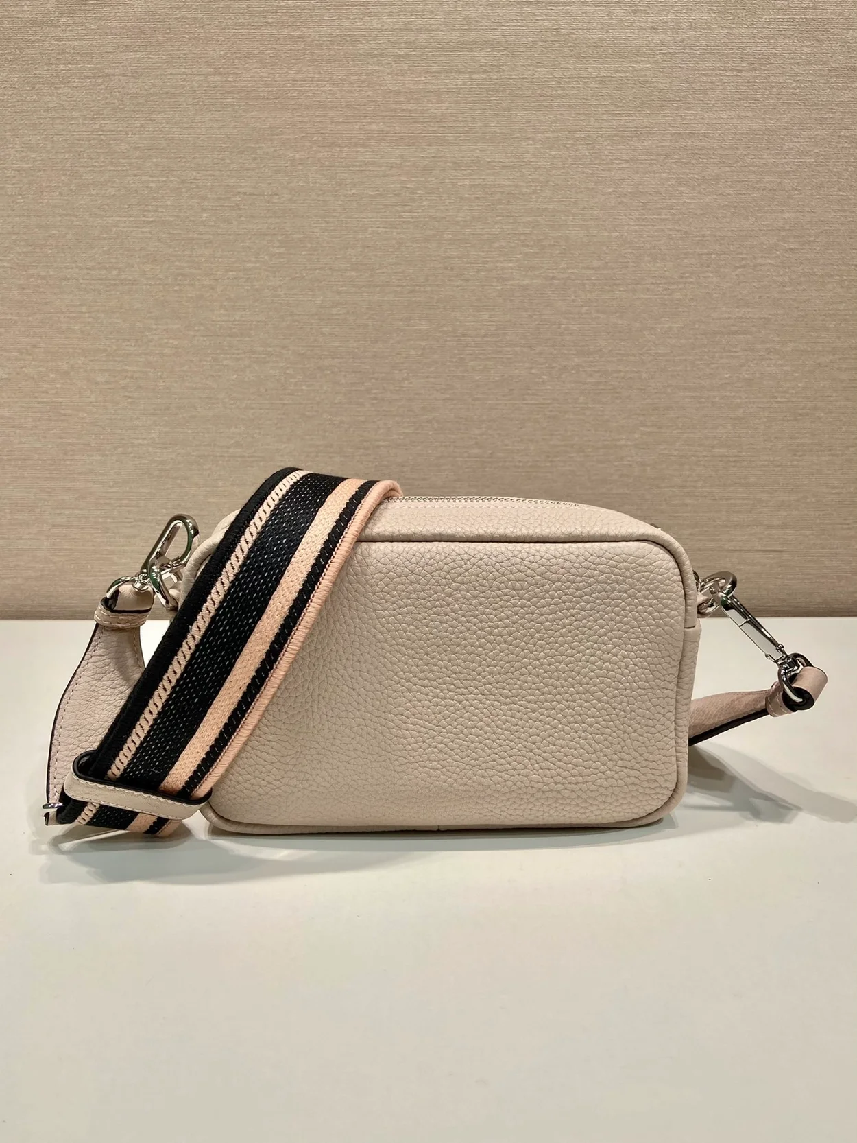 프라다 스몰 레더백 베이지