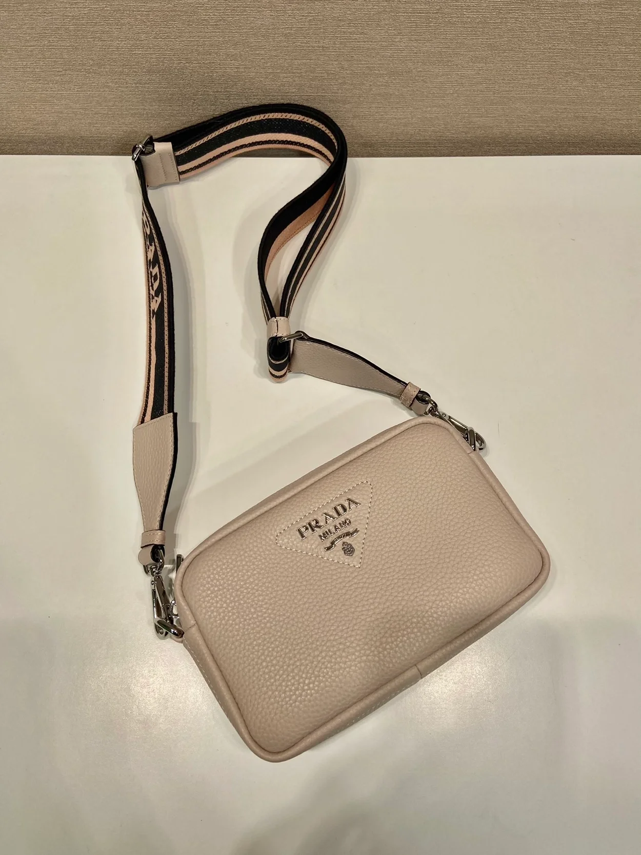 프라다 스몰 레더백 베이지
