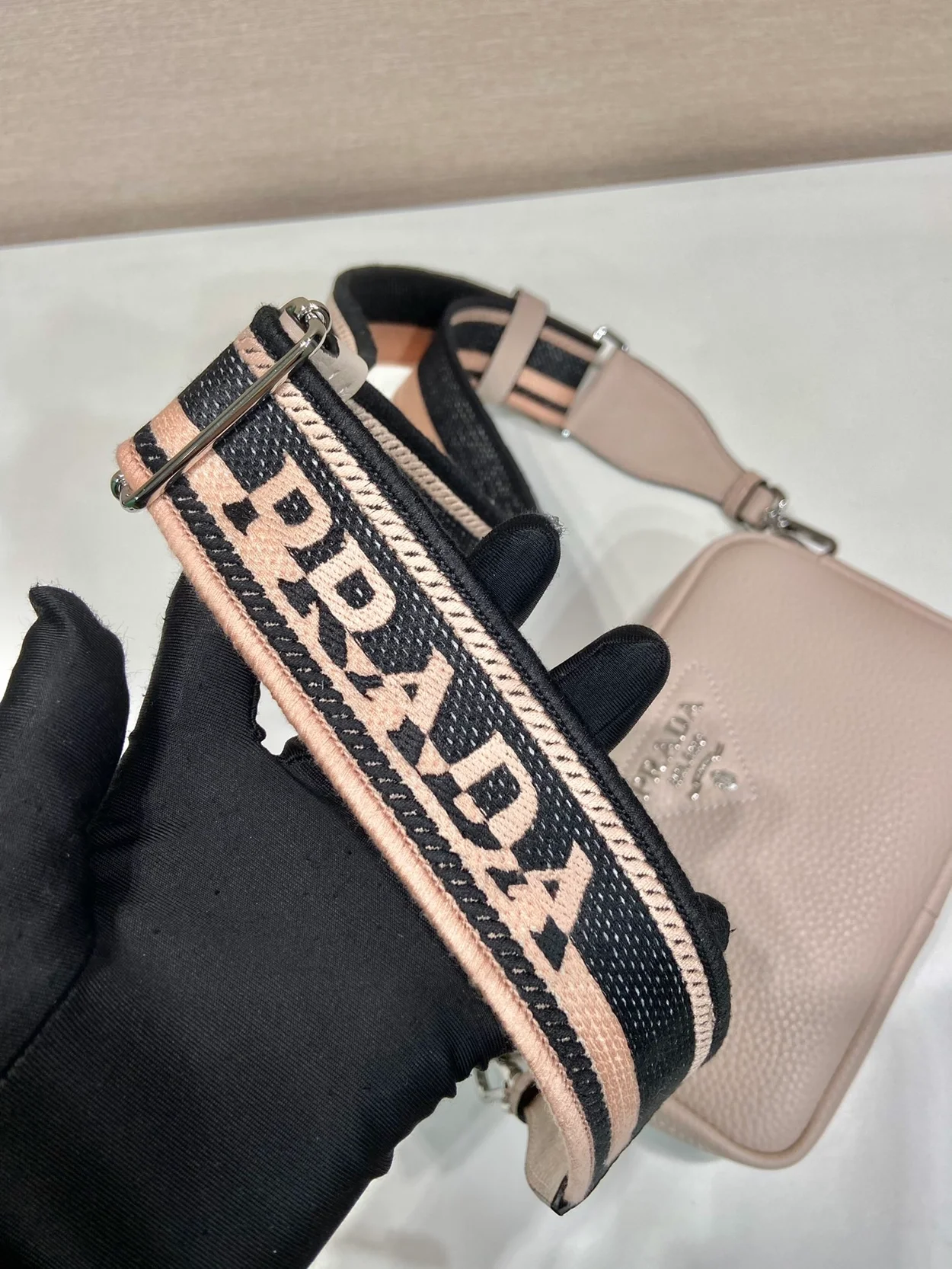 프라다 스몰 레더백 베이지