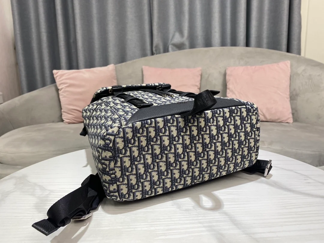 디올 오블리크 익스플로러 백팩 베이지