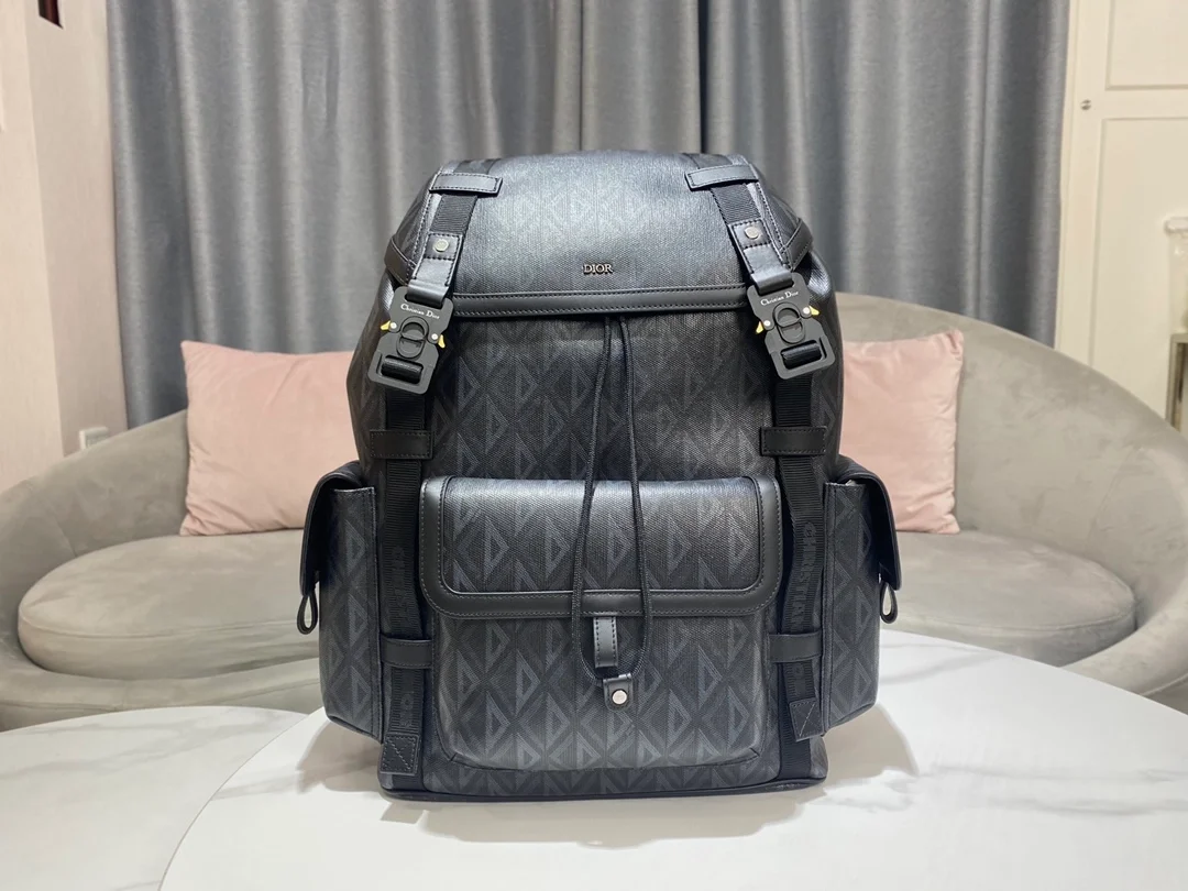 디올 CD 다이아몬드 캔버스 힛 더 로드 백팩