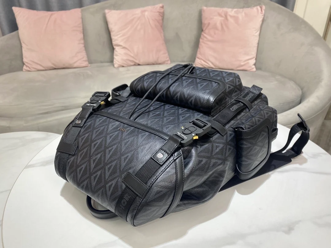 디올 CD 다이아몬드 캔버스 힛 더 로드 백팩