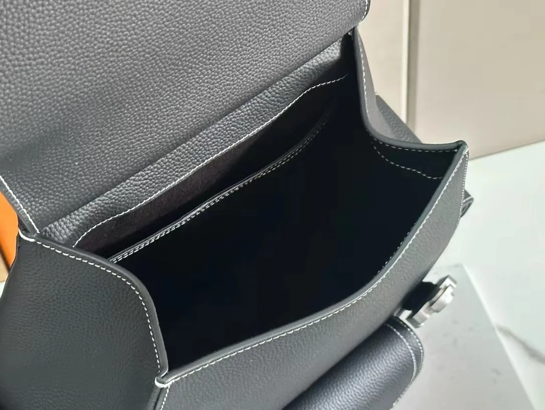 디올 22SS 스티치 새들 백팩